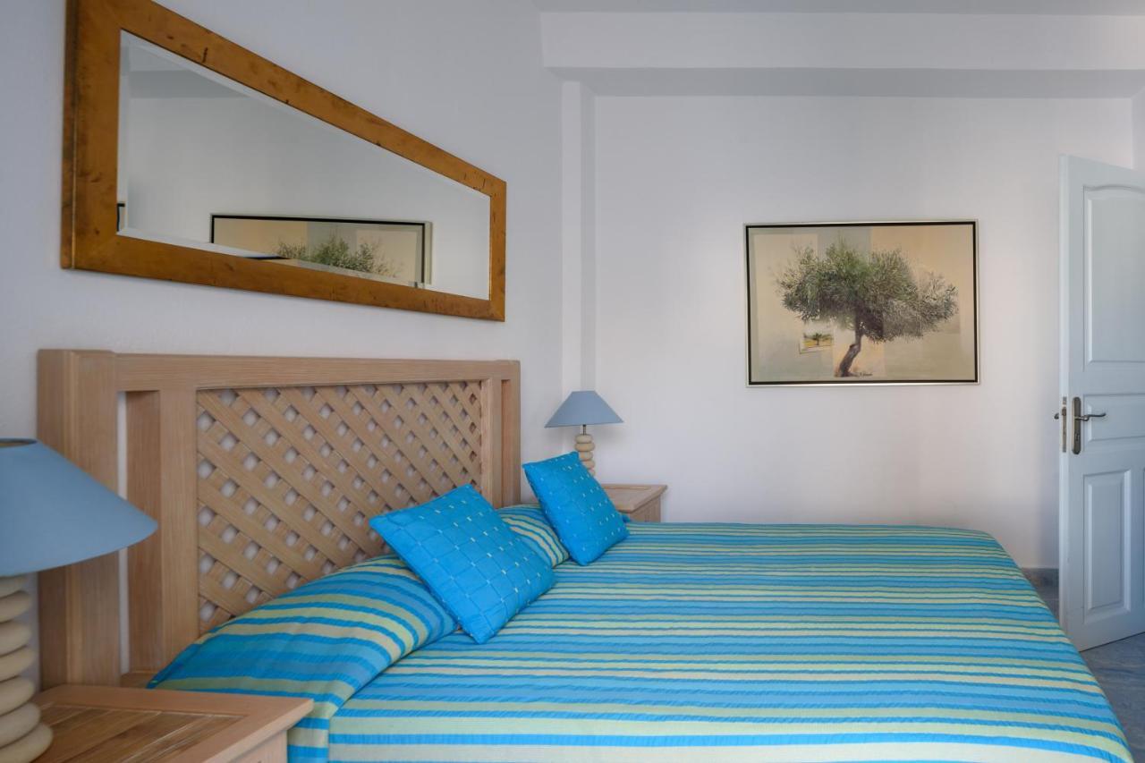 Alesahne Beach Hotel Kamári Buitenkant foto